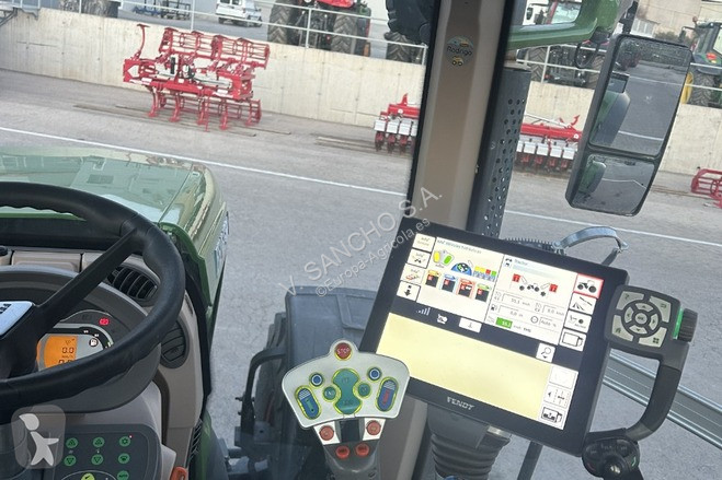 Landbrugstraktor Fendt 824 PROFI PLUS