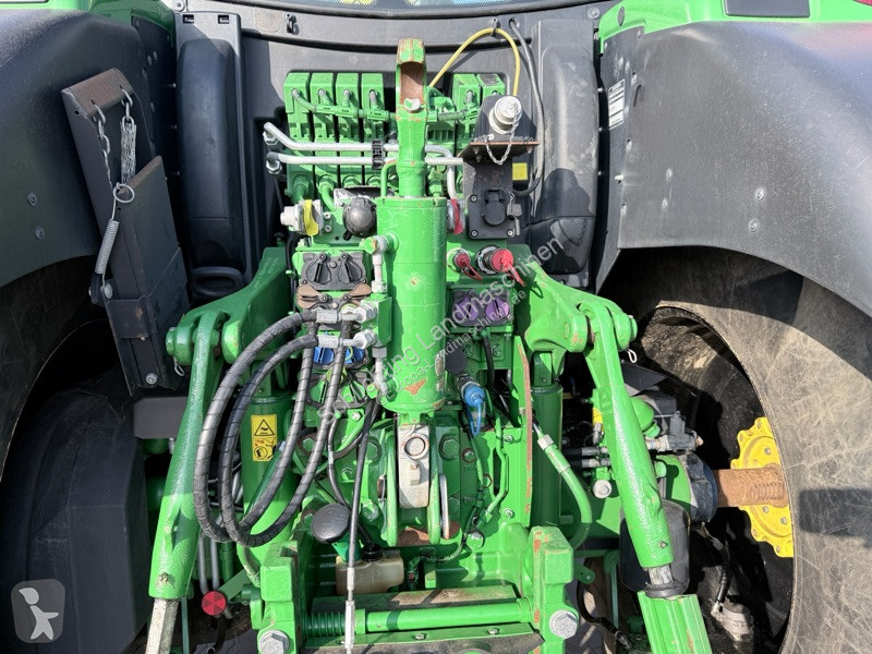 Tracteur agricole John Deere 6215R