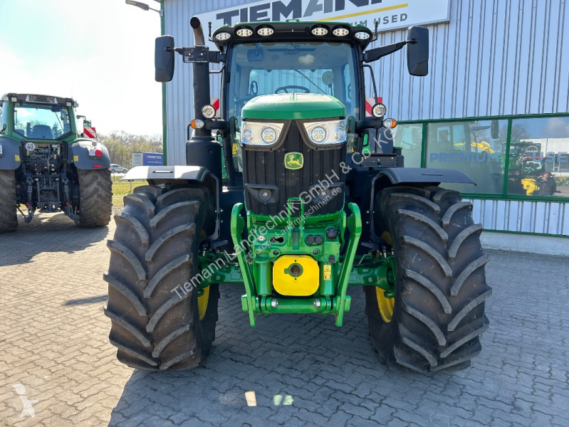 Landbrugstraktor John Deere 6R mit Power Gard
