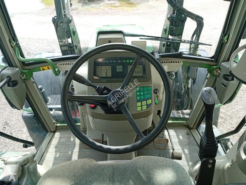Fendt  411 tractor