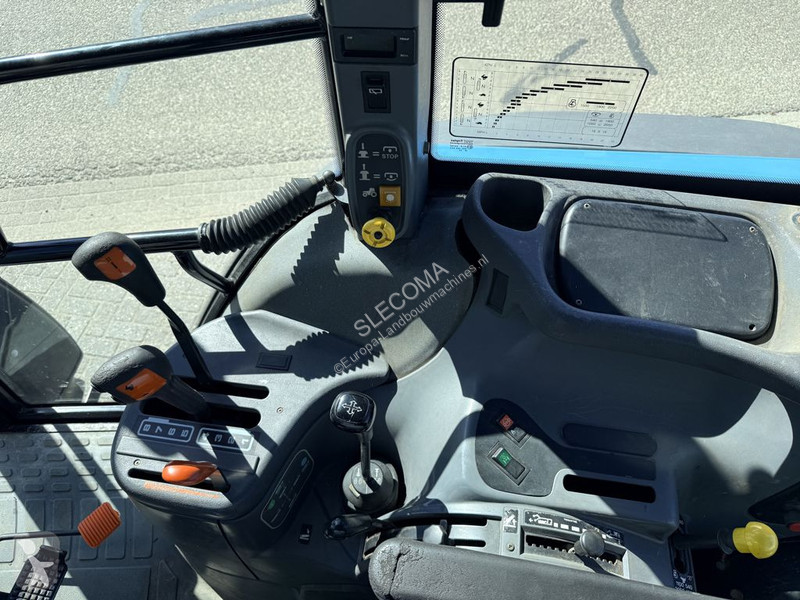 New Holland TS90 4WD Shuttle tractor
