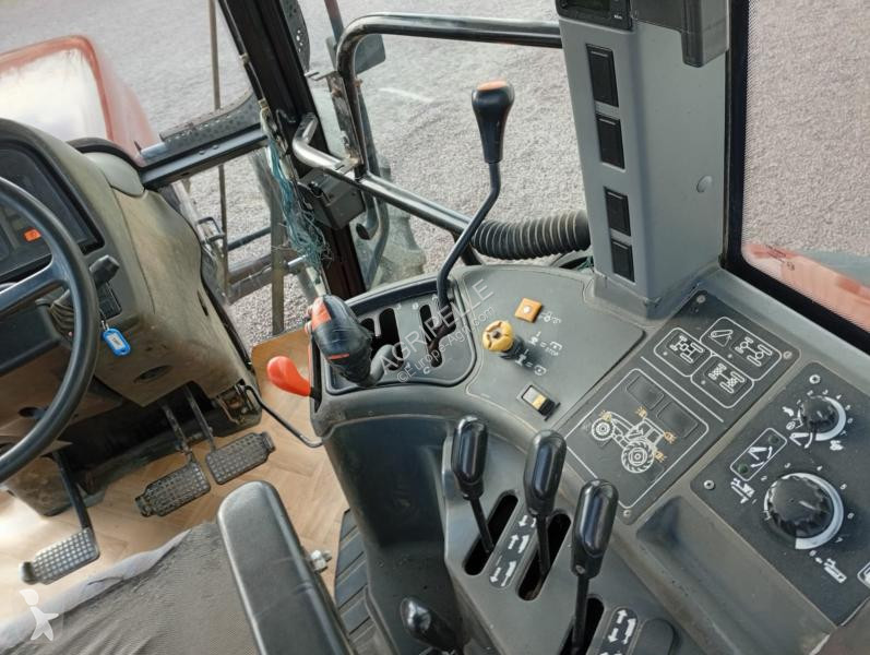 Lantbrukstraktor New Holland  M100