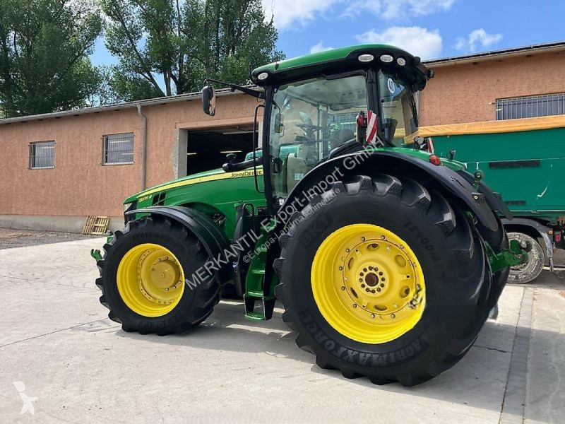 Lantbrukstraktor John Deere 8270R *E23* Motor neu