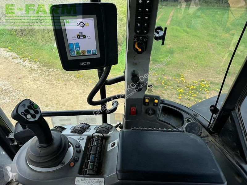 Lantbrukstraktor JCB  fastrac 4220 pro