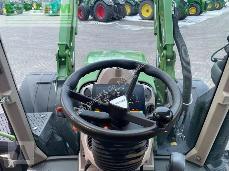 Landbrugstraktor Fendt  724 vario mit frontlader