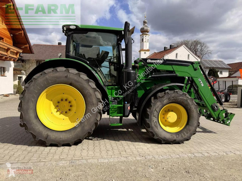 Landbrugstraktor John Deere  6215 r mit frontlader