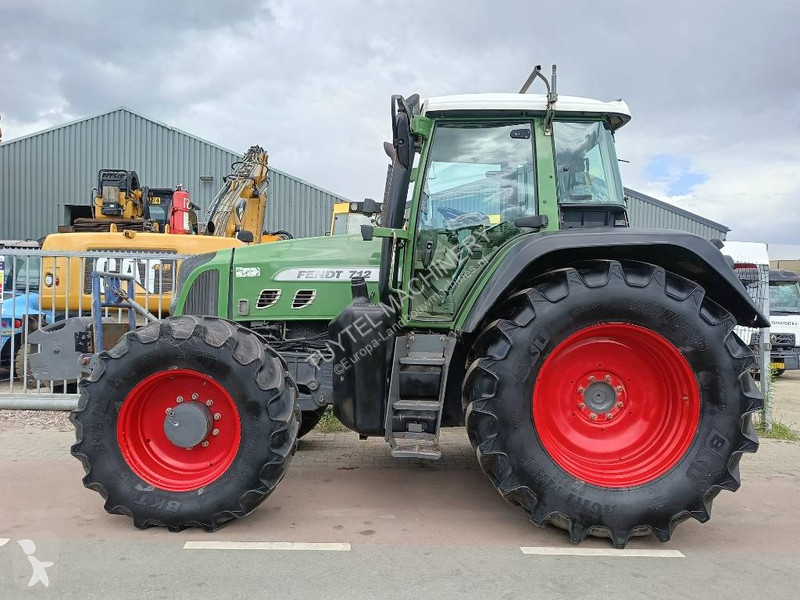 Lantbrukstraktor Fendt 712 Vario TMS fronthef...