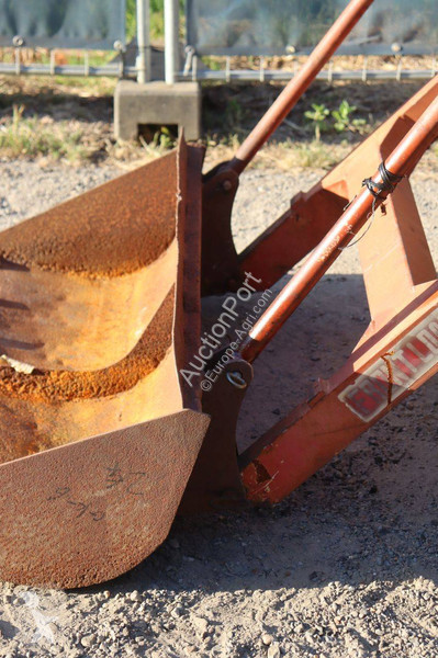 جرار زراعي Yanmar YM1802D