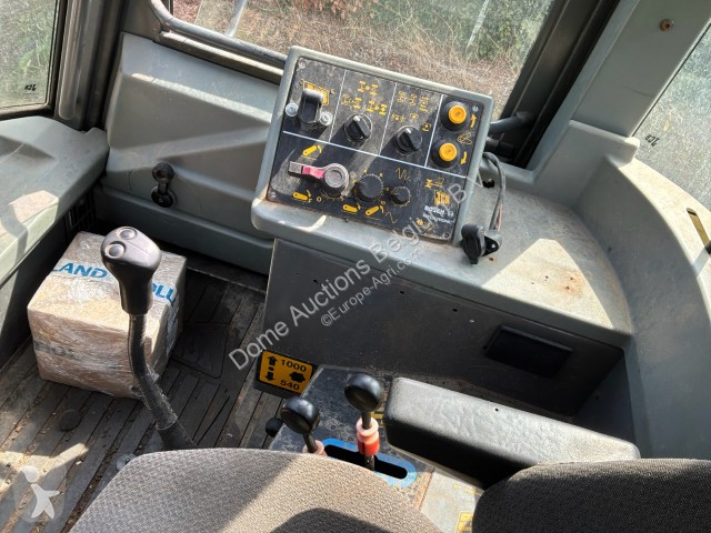 جرار زراعي JCB Fastrack 155-65