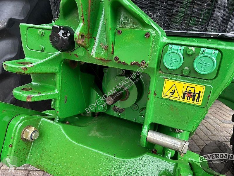 Zemědělský traktor John Deere 7230R