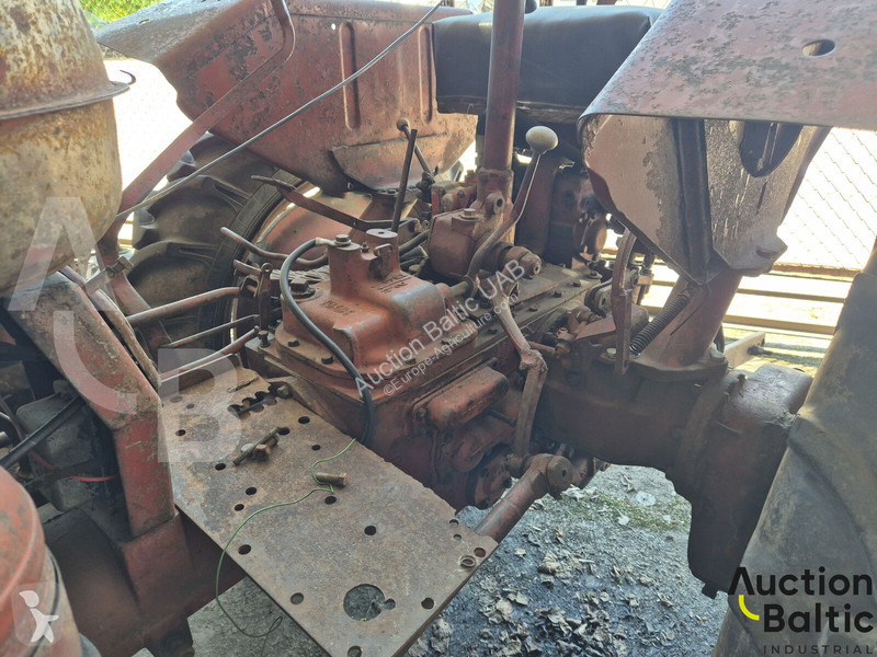Zemědělský traktor  DT 20
