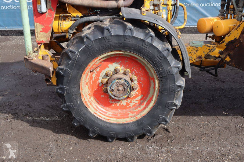 Сільськогосподарський трактор  KLR 700