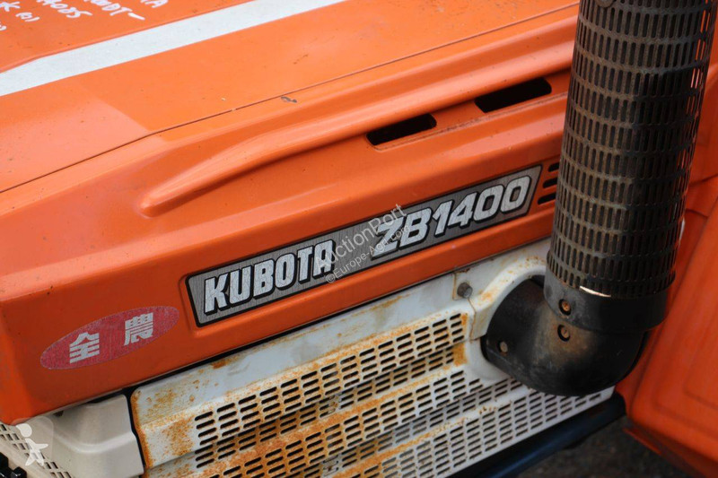 Сільськогосподарський трактор Kubota B1400DT