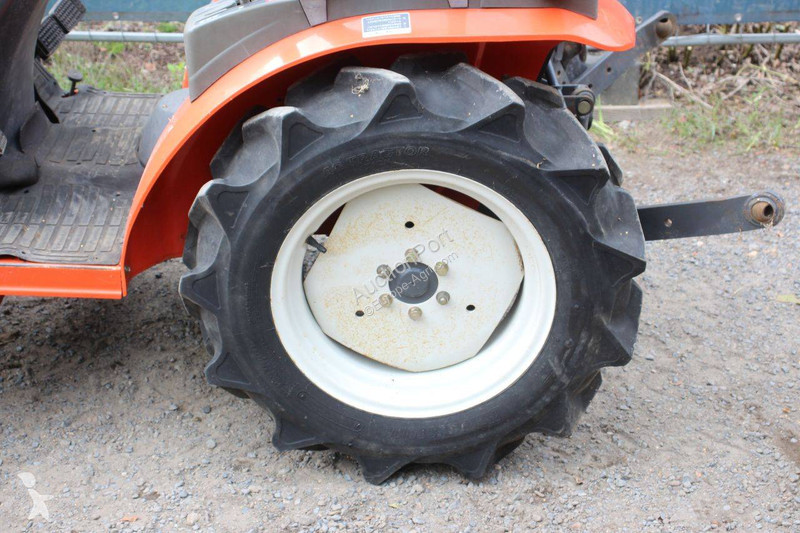 Сільськогосподарський трактор Kubota Granbia GB20