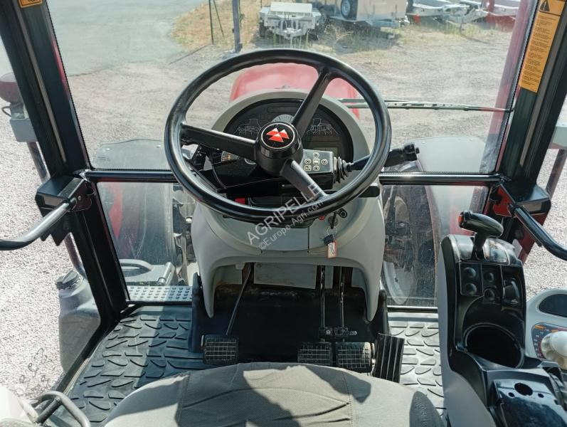 Сільськогосподарський трактор Massey Ferguson...