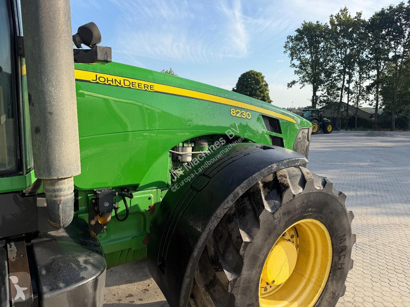 Tractor John Deere 8230 PowerShift - NO TLS