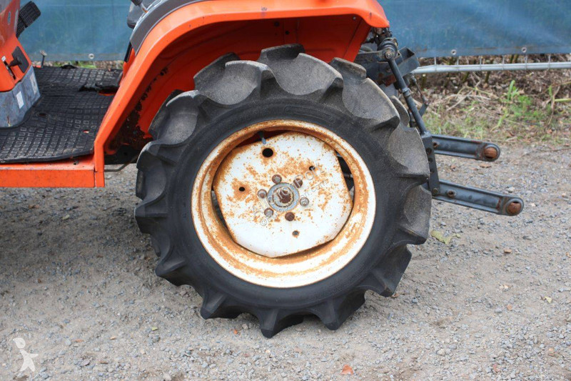Kubota ASTE A-15 tractor