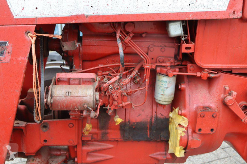 Tractor agrícola International 523