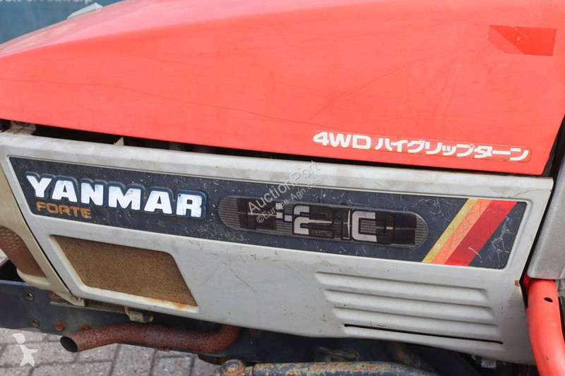 Tractor agrícola Yanmar F220D
