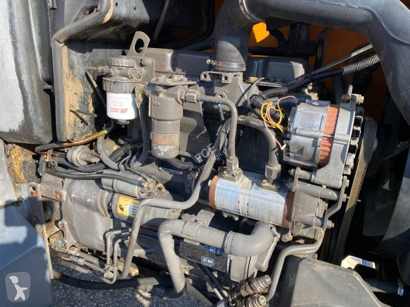 Tractor Renault 330  endommagé