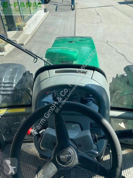 Tracteur agricole Valtra  6750 hitech