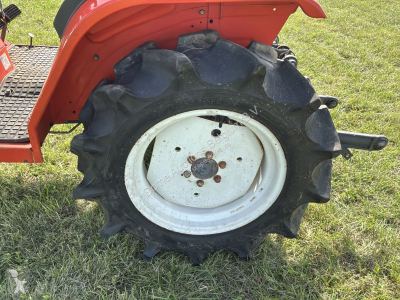 Tracteur agricole Kubota Aste A175