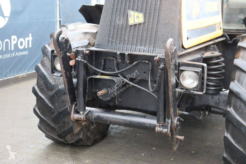 Zemědělský traktor JCB Fastrac 1135
