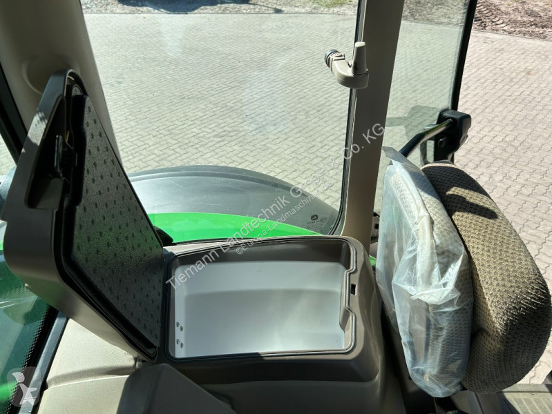 Zemědělský traktor John Deere 6R 185...