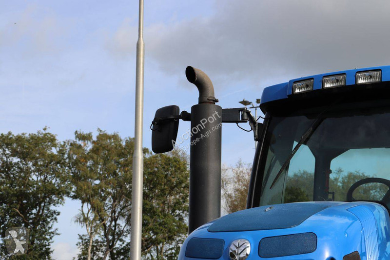 Zemědělský traktor New Holland T8020