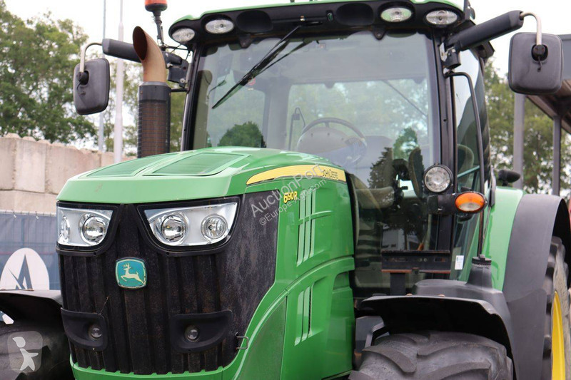 Zemědělský traktor John Deere 6190R