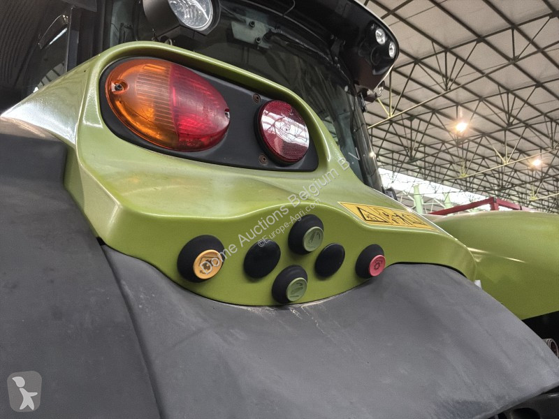Zemědělský traktor Claas 830 Axion
