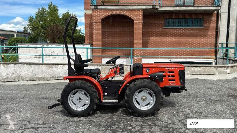 جرار زراعي Carraro Tigretrac 3800 4x4