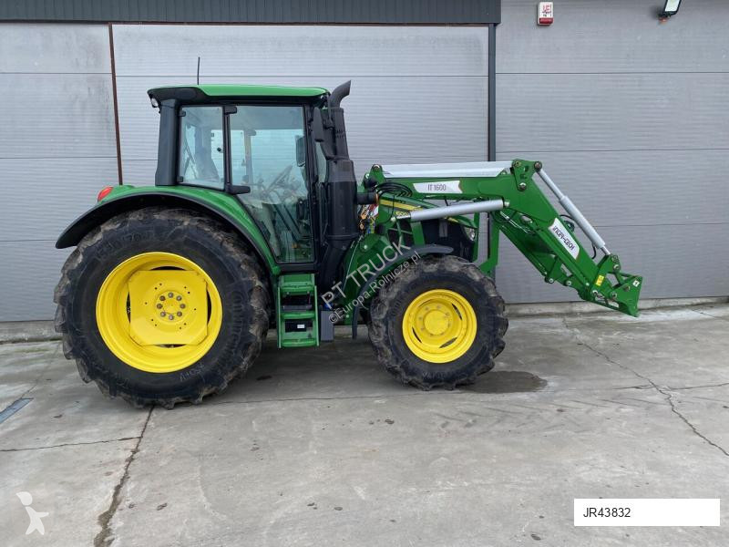 Tractor agrícola John Deere 6090M