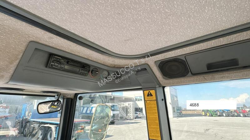 جرار زراعي Ford 8240 4x4