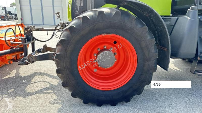 Tractor agrícola Claas Axion 810
