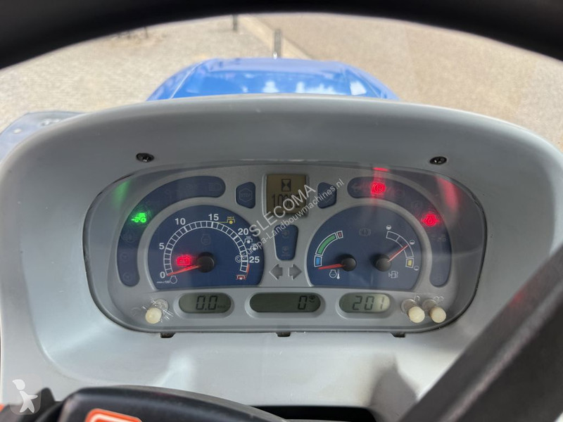Tracteur agricole New Holland T5040 CAB + GPS