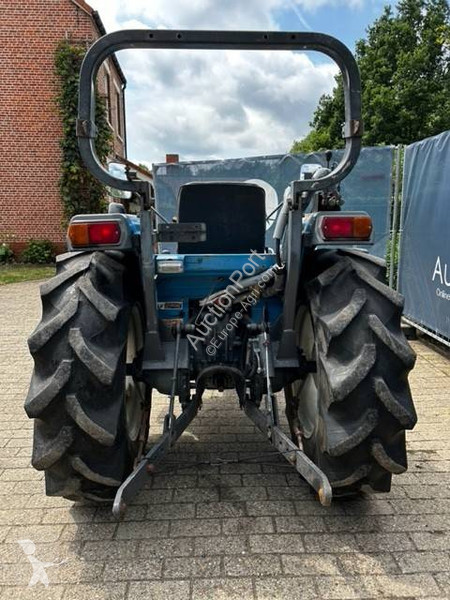 Tracteur agricole New Holland 2200