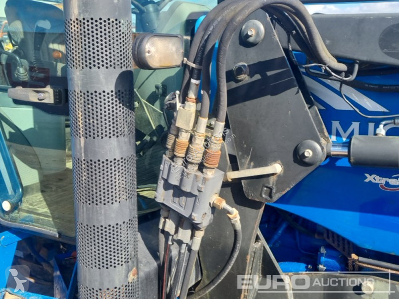 Tractor  CX85