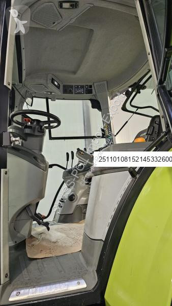 Claas Arion 640 tractor