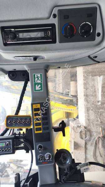 Trattore Claas Arion 440