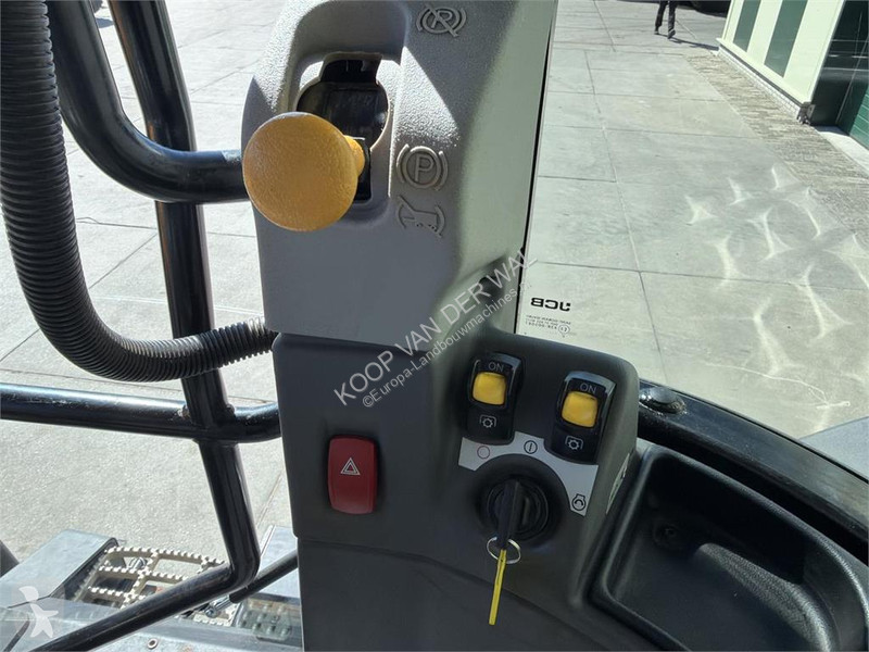 Lantbrukstraktor JCB