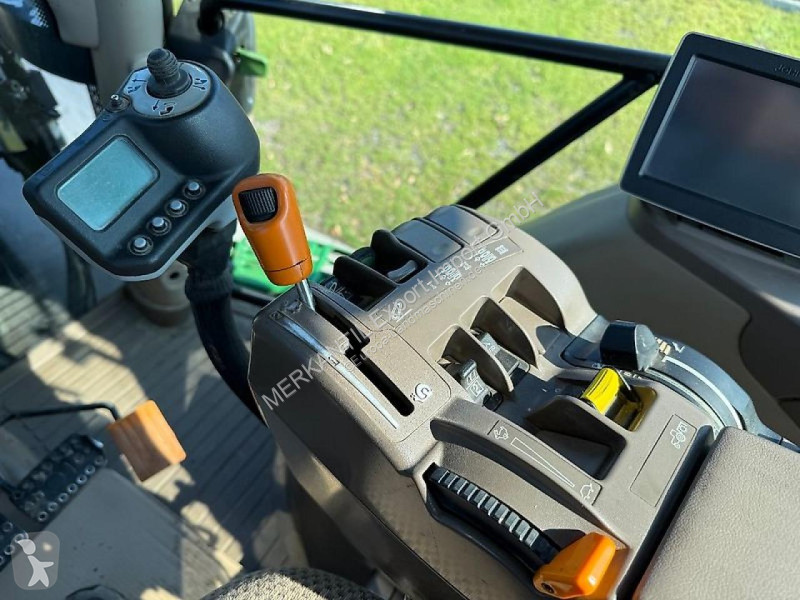 Lantbrukstraktor John Deere 6210R