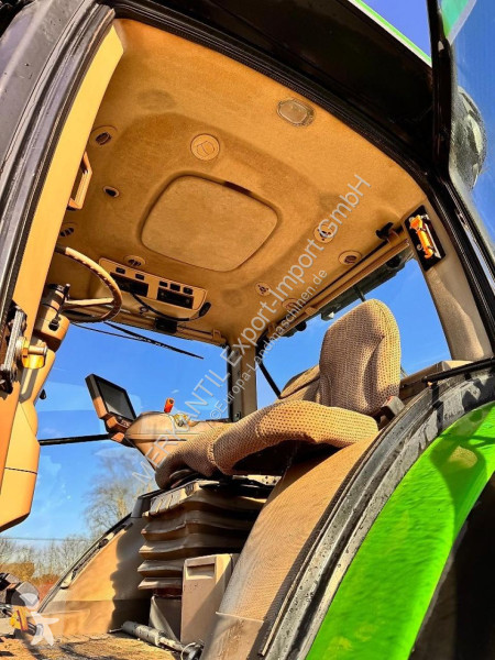 Lantbrukstraktor John Deere 8320 R