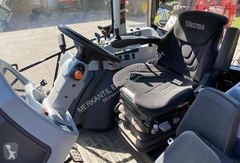 Lantbrukstraktor Valtra  A105 + ALÖ G4S DME...