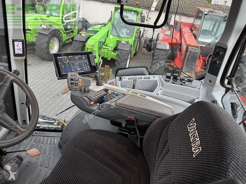 Valtra  t234 versu smarttouch tractor