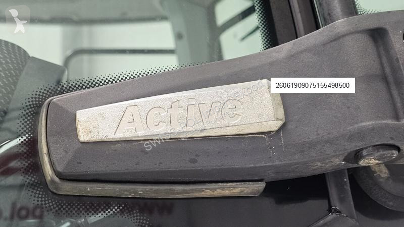 Traktor Valtra Active