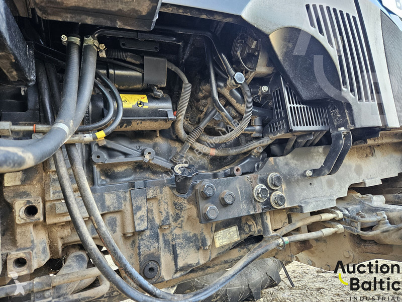 Трактор New Holland TD 5.105