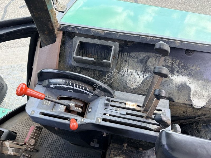 Lantbrukstraktor John Deere 4050 4WD