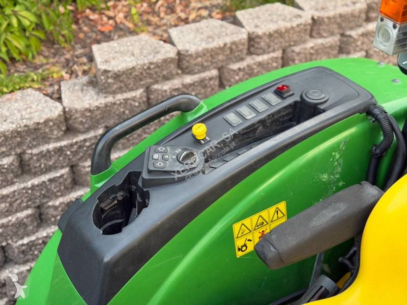 Lantbrukstraktor John Deere 4049 M 4RM