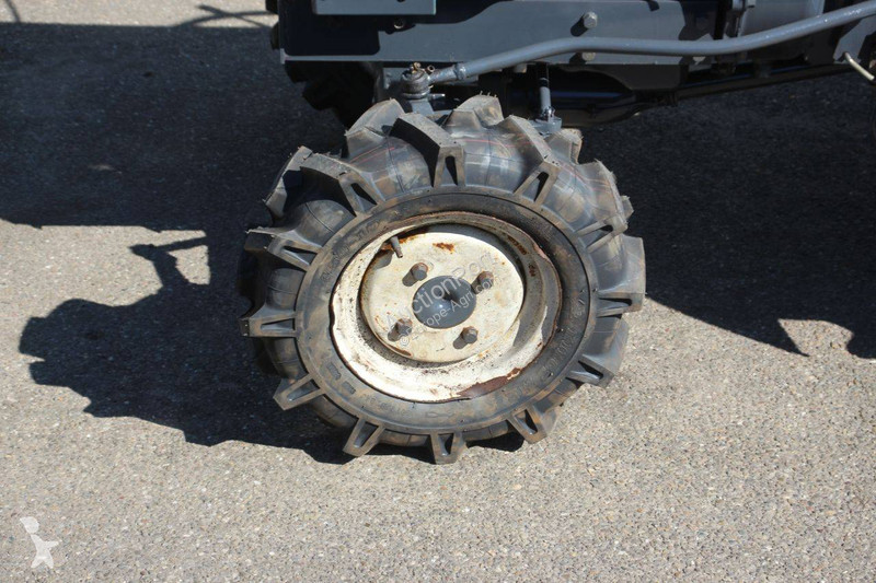 Lantbrukstraktor Mitsubishi MT1301D